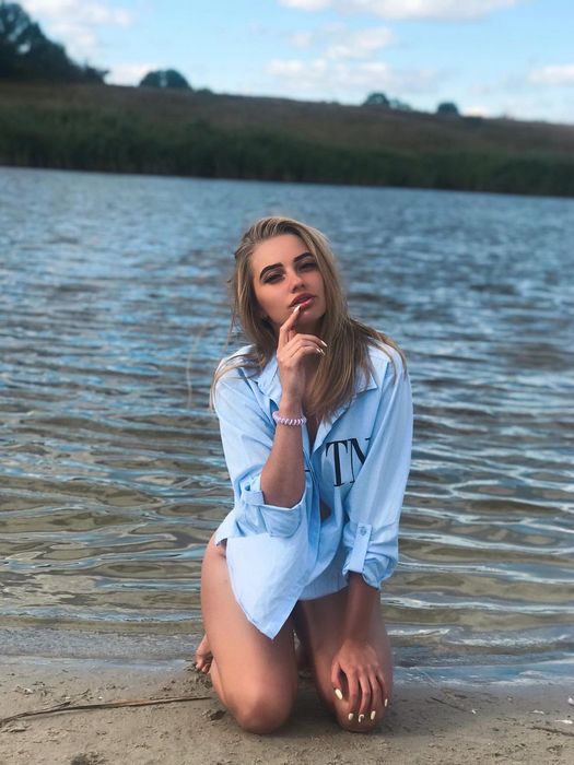 Девушка на час без Telegram: интим-досуг в формате «всё быстро»